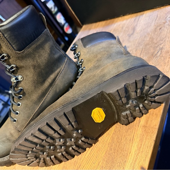 Thursday Explorers Size 8 - Picture 8 of 10